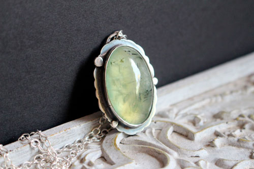 Serephina, Baroque long necklace in sterling silver and prehnite