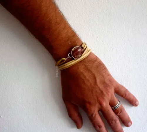 Shina, pulsera arena roja en plata, cuero y jaspe paisaje