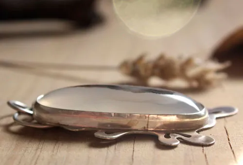 Shiroi ha, dije hoja de roble blanco en plata y ágata dendrítica