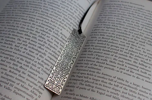 Sinfonía, separador de libros barroco en plata 925