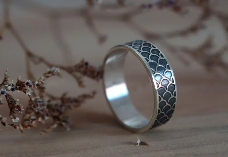 Sirena, anillo escamas de pez en plata