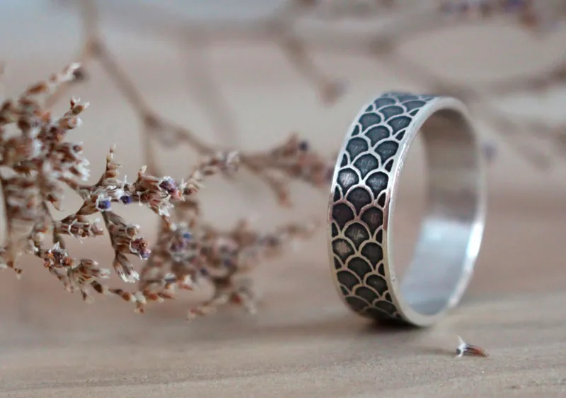 Sirena, anillo escamas de pez en plata