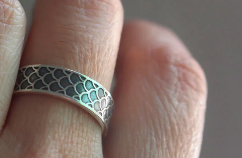 Sirena, anillo escamas de pez en plata