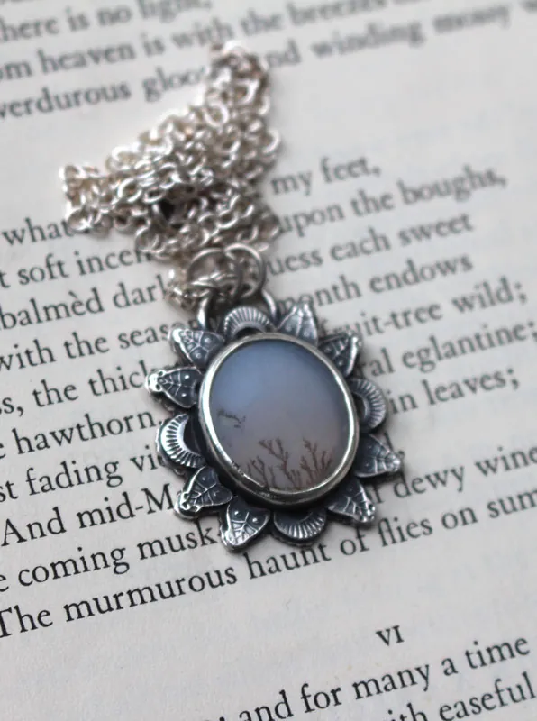 Sol de invierno, collar naturaleza en plata y ágata dendrítica