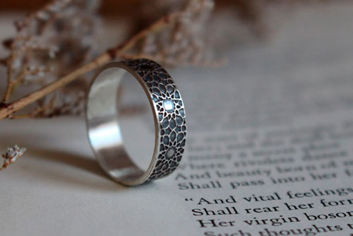 Sol del Oriente, anillo sol geométrico oriental en plata