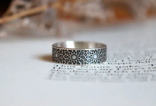 Sol del Oriente, anillo sol geométrico oriental en plata