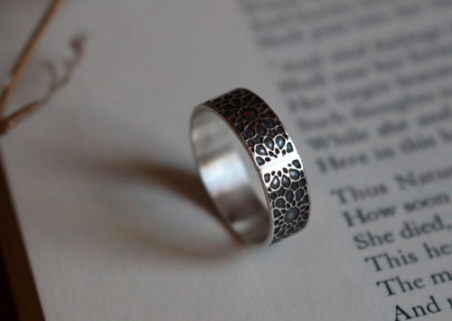 Sol del Oriente, anillo sol geométrico oriental en plata