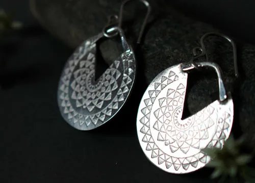 Sol Inca, aretes astro prehispánico en plata
