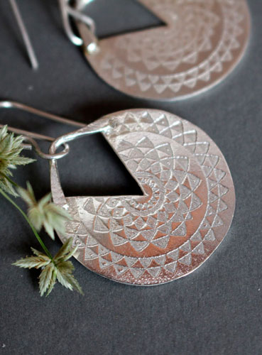 Sol Inca, aretes astro prehispánico en plata