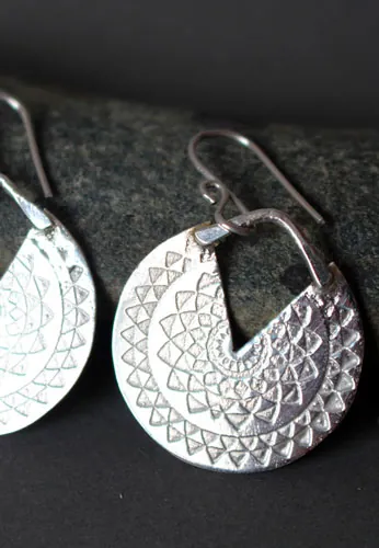 Sol Inca, aretes astro prehispánico en plata