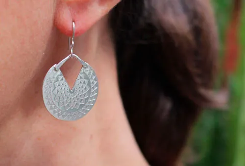 Sol Inca, aretes astro prehispánico en plata
