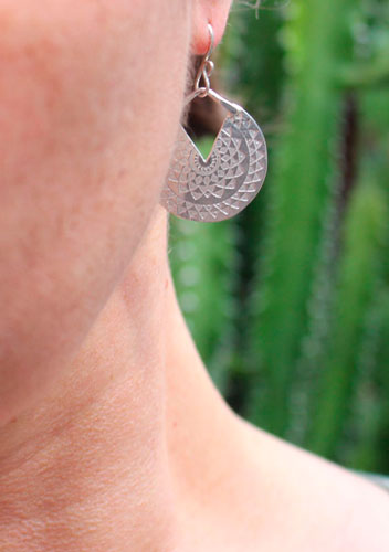 Sol Inca, aretes astro prehispánico en plata