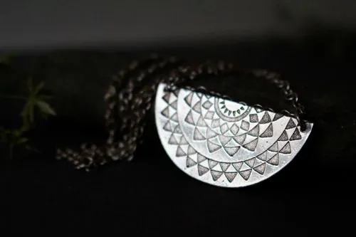 Sol tribal, collar astro inca en plata