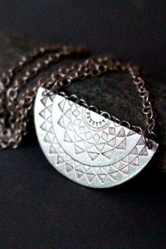Sol tribal, collar astro inca en plata