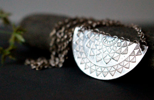 Sol tribal, collar astro inca en plata