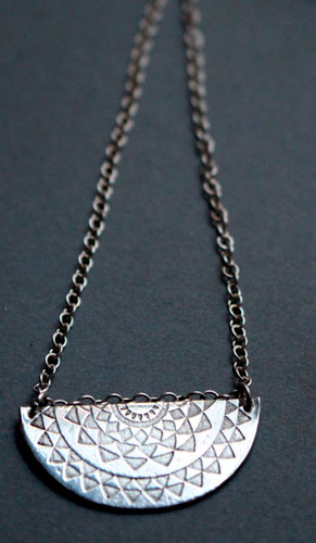 Sol tribal, collar astro inca en plata