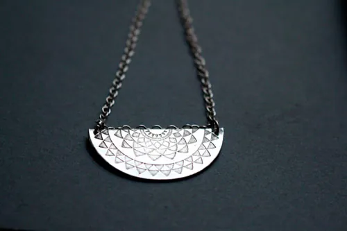 Sol tribal, collar astro inca en plata