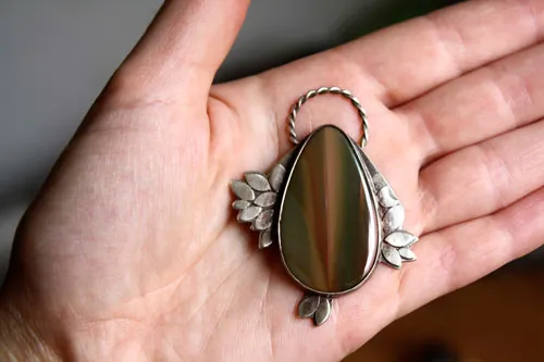 Sompaïna, dije arcoíris de la madre tierra en plata y jaspe imperial