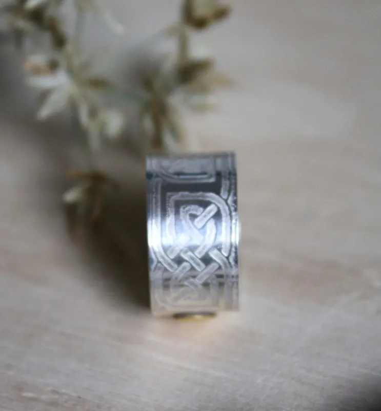 Stonehenge, anillo luna y nudos celtas en plata y latón