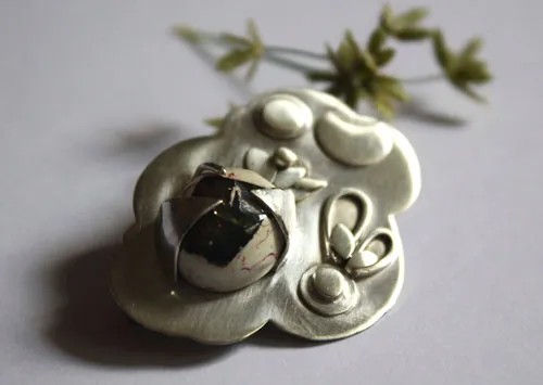 Sueño de una noche de verano, broche ensueño en color en plata y ópalo de fuego