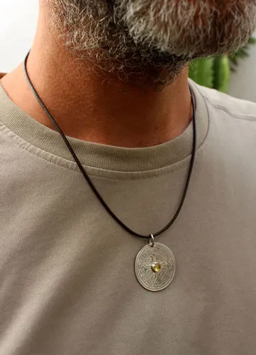 Sunilda, dije escudo medieval en plata y cuarzo amarillo