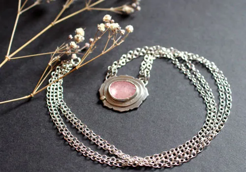 Supernova zafiro, collar de astronomía en plata, oro y zafiro rosa
