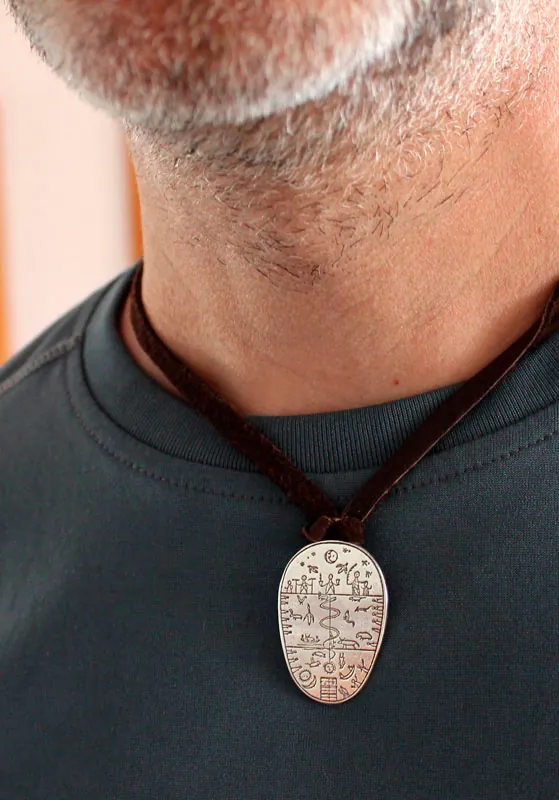 Tambor sami, collar instrumento chamánico de Laponia en plata