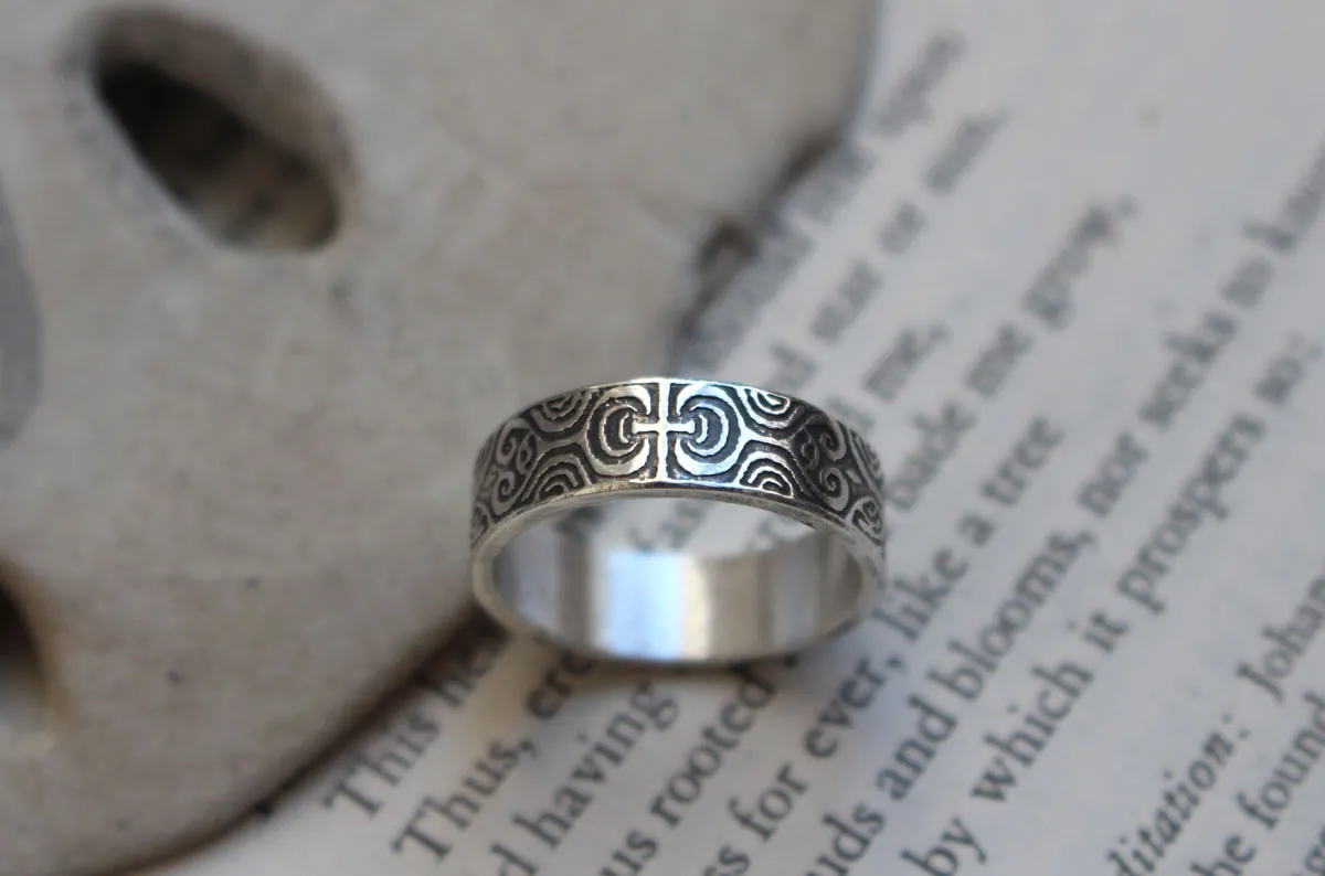 Tatuaje polinesio, anillo tradición del Pacífico en plata