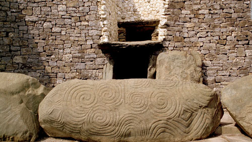 The guardian stone of Newgrange, Neolithic stele from Ireland pendant in silver