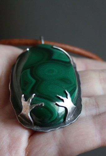 The raven kingdom, Nordic bird necklace in silver and malachite