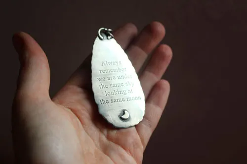 The same moon, dije cielo nocturno romántico en plata y labradorita