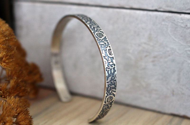 The scent of pomegranates, legendary fruit bracelet in silver