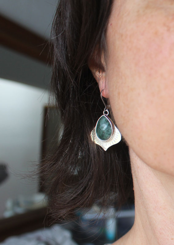 The scent of rain, vegetal abundance earrings in silver and jasper