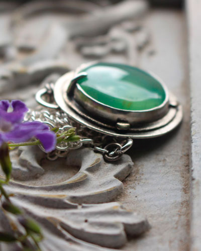 The secret of the pond, Arthurian legend necklace in silver and chrysoprase