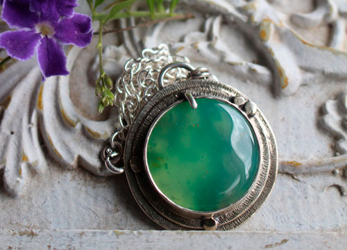 The secret of the pond, Arthurian legend necklace in silver and chrysoprase
