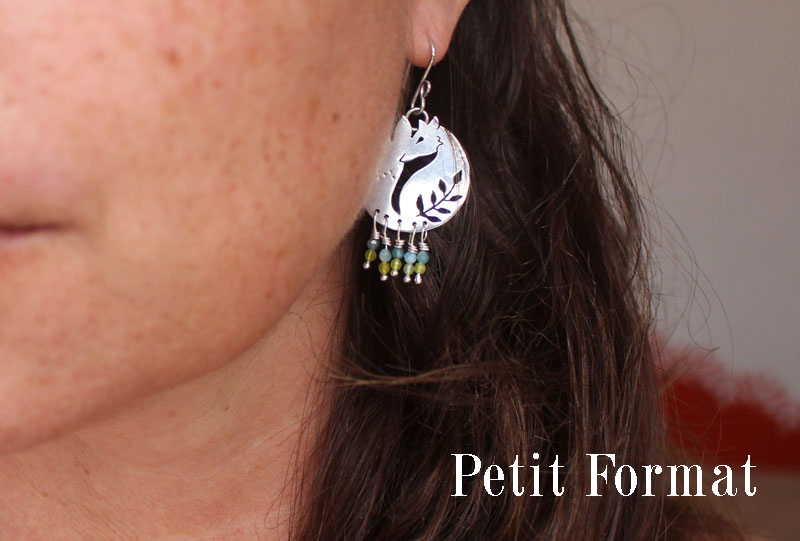 The wheat fox, friend of the Little Prince earrings in silver, blue agate and green agate