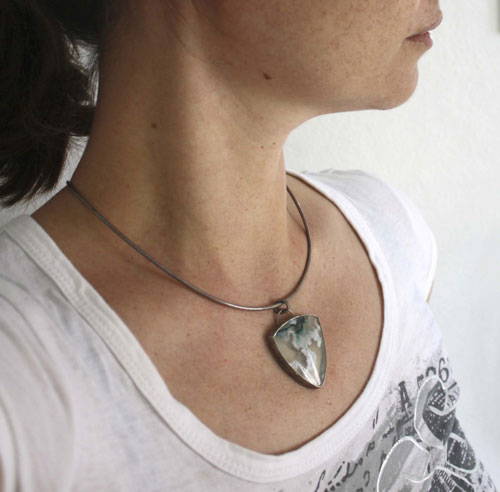 Tierra de hielo, dije paisaje de banquisa en plata y ágata musgosa