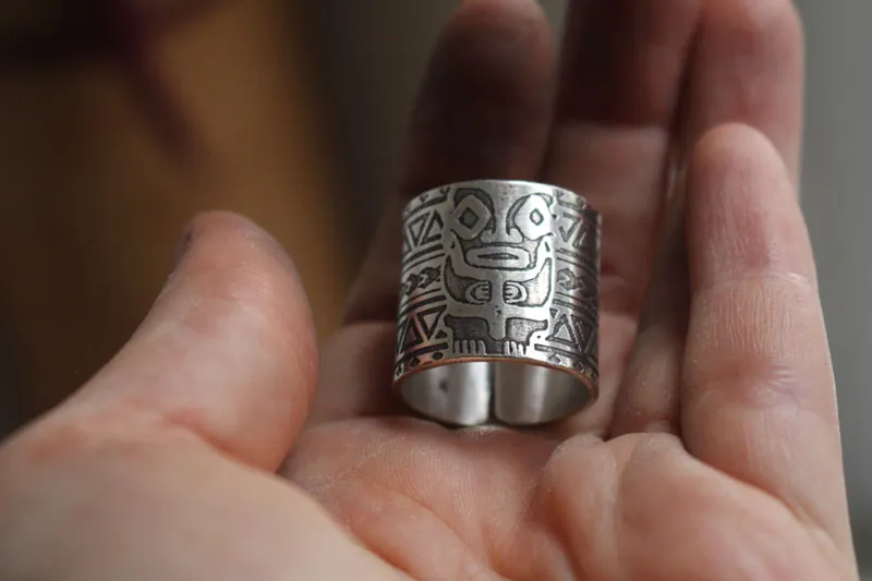 Tótem, anillo tiki polinesio en plata