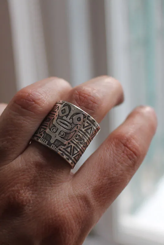 Tótem, anillo tiki polinesio en plata