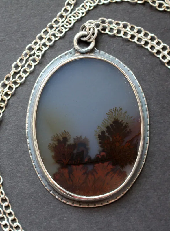 Tranquilidad, collar paisaje de invierno en plata y ágata dendrítica