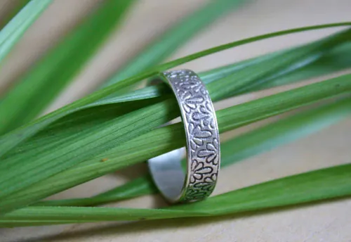 Tranquilidad, anillo flor de hortensia en plata