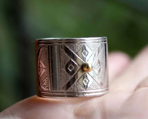 Tuareg, anillo tribal africano en plata y latón