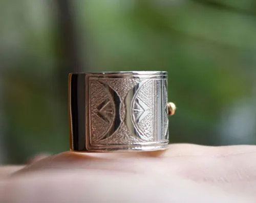 Tuareg, anillo tribal africano en plata y latón