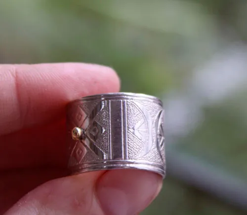Tuareg, anillo tribal africano en plata y latón