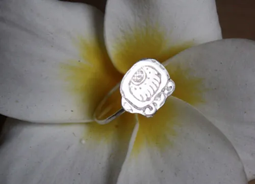 Tzolkin, anillo de calendario maya personalizado con la fecha en plata