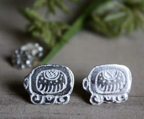 Tzolkin, aretes tipo broquel del calendario maya en plata