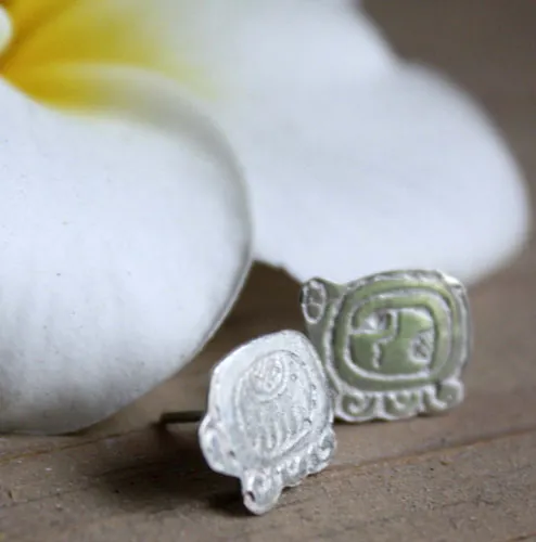 Tzolkin Tzolkin, aretes tipo broquel del calendario maya en plata