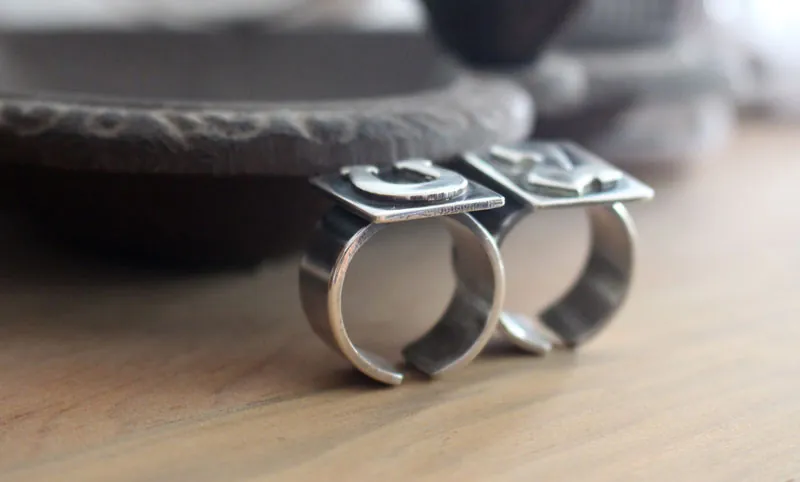 U2, anillo logotipo del álbum Achtung Baby en plata