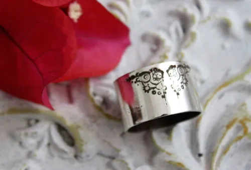 Ucronía, anillo steampunk retrofuturista en plata
