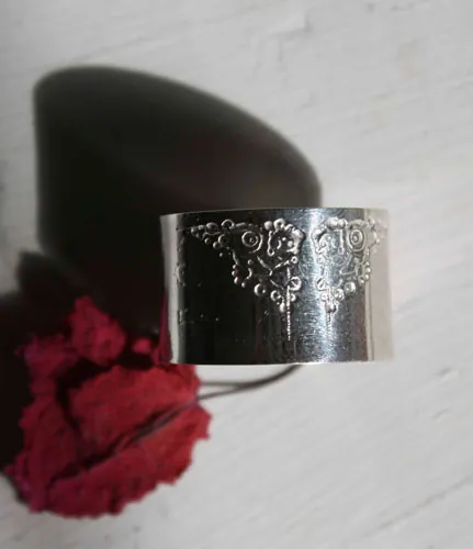 Ucronía, anillo steampunk retrofuturista en plata